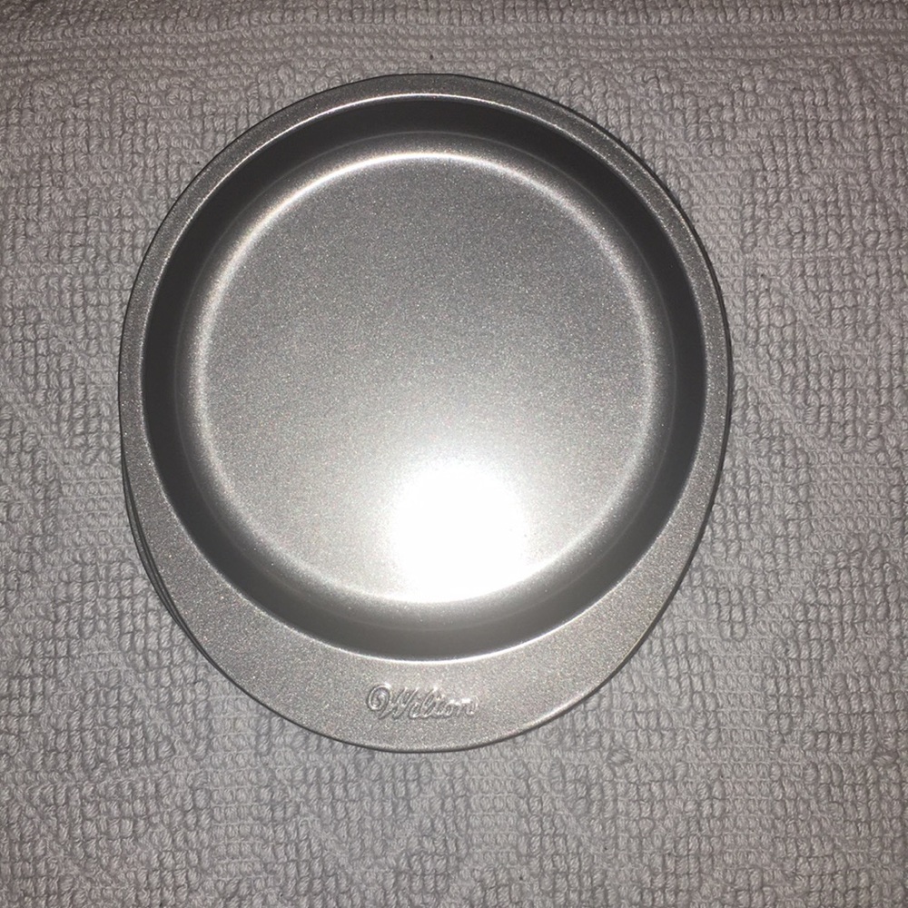 Wilton 5 layer 6” round cake pan set